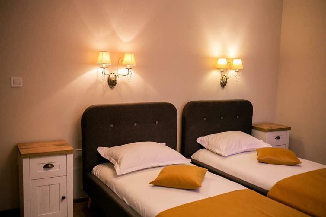 Отель Casa Claudia Sangeorgiu de Padure Экстерьер фото