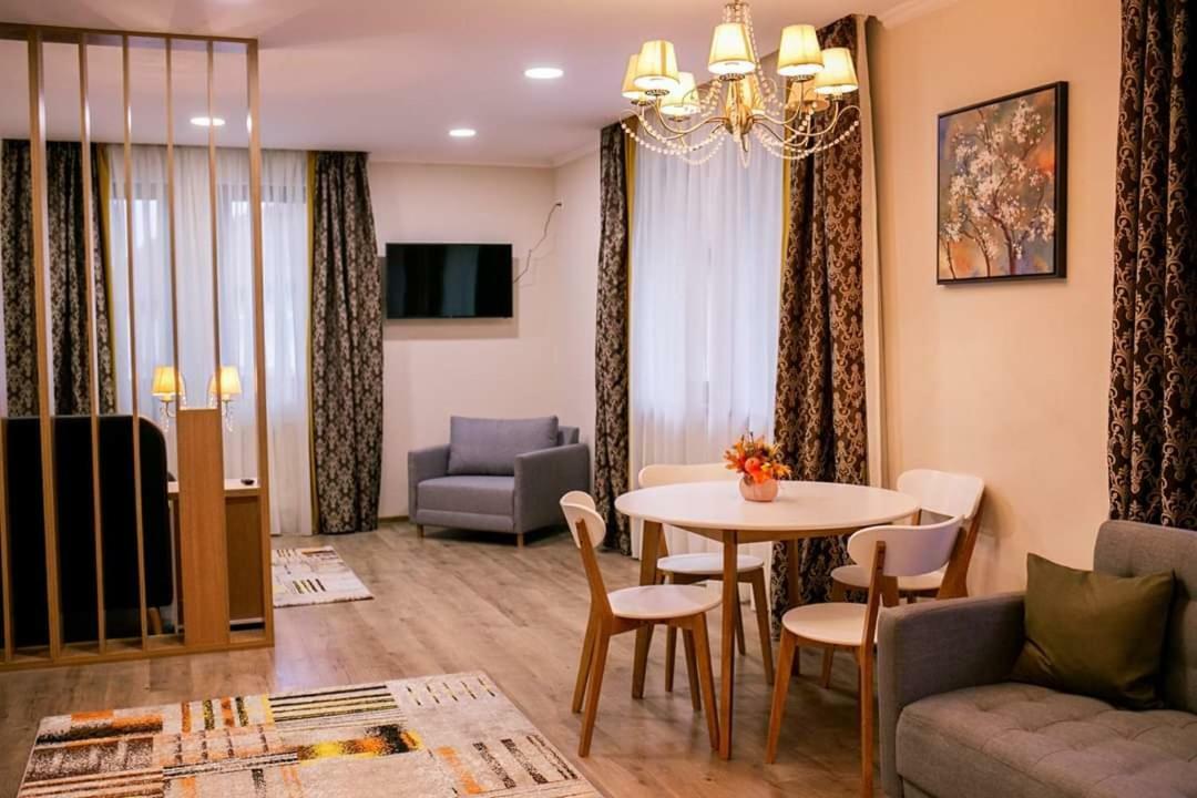 Отель Casa Claudia Sangeorgiu de Padure Экстерьер фото